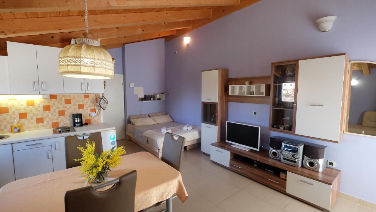 Apartment Beti *